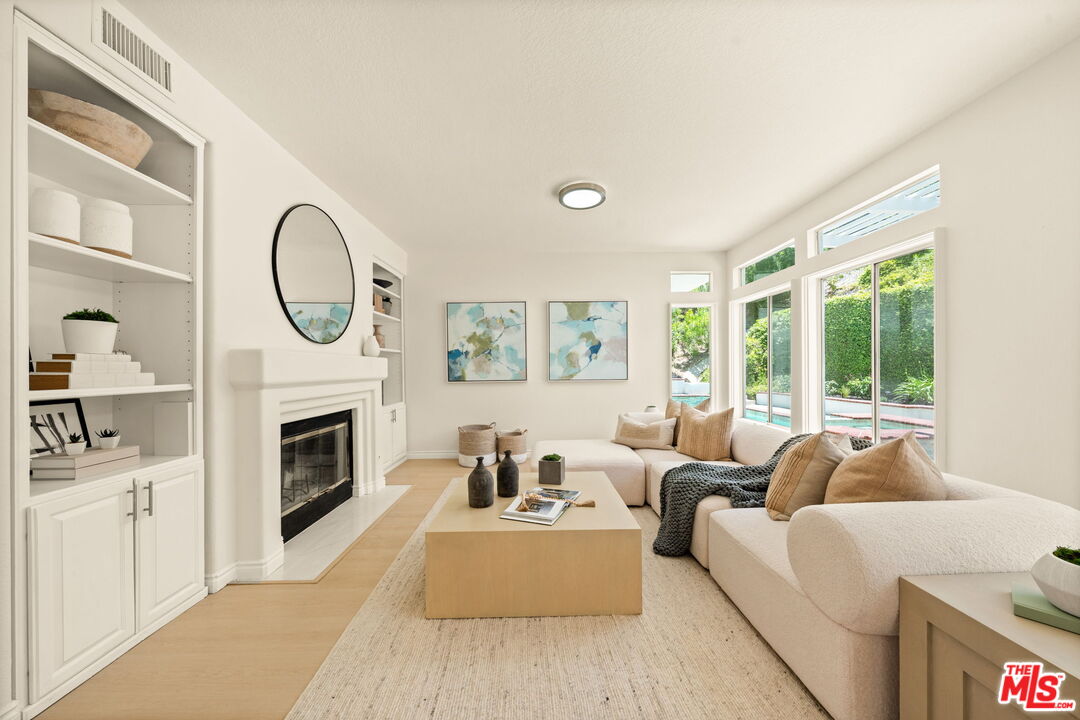 22248 Cairnloch ST