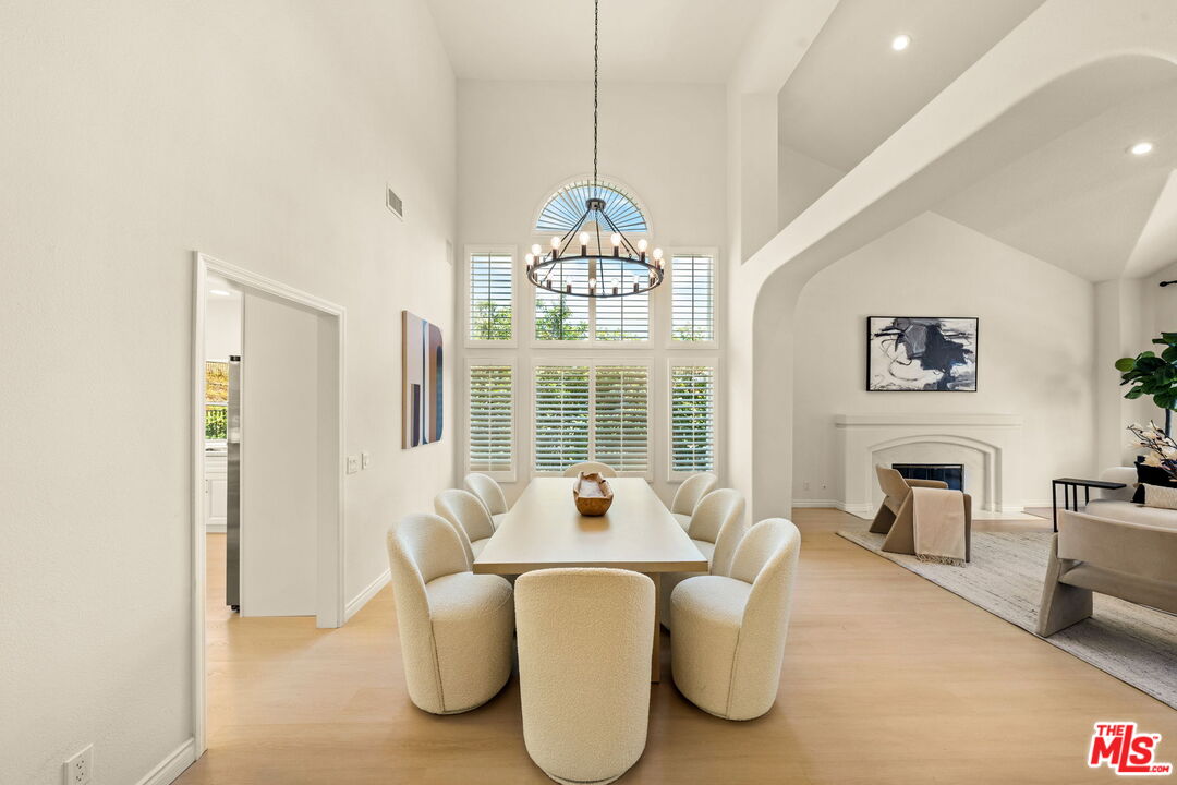22248 Cairnloch ST