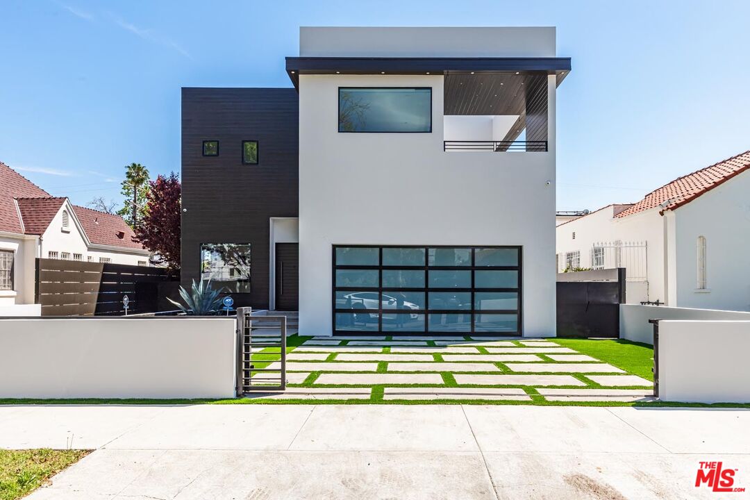458 S Sycamore Ave