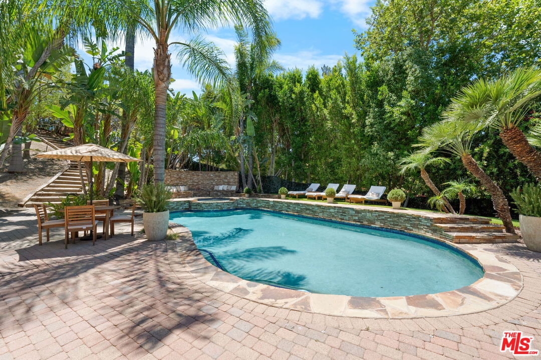 4730 Azucena Rd
