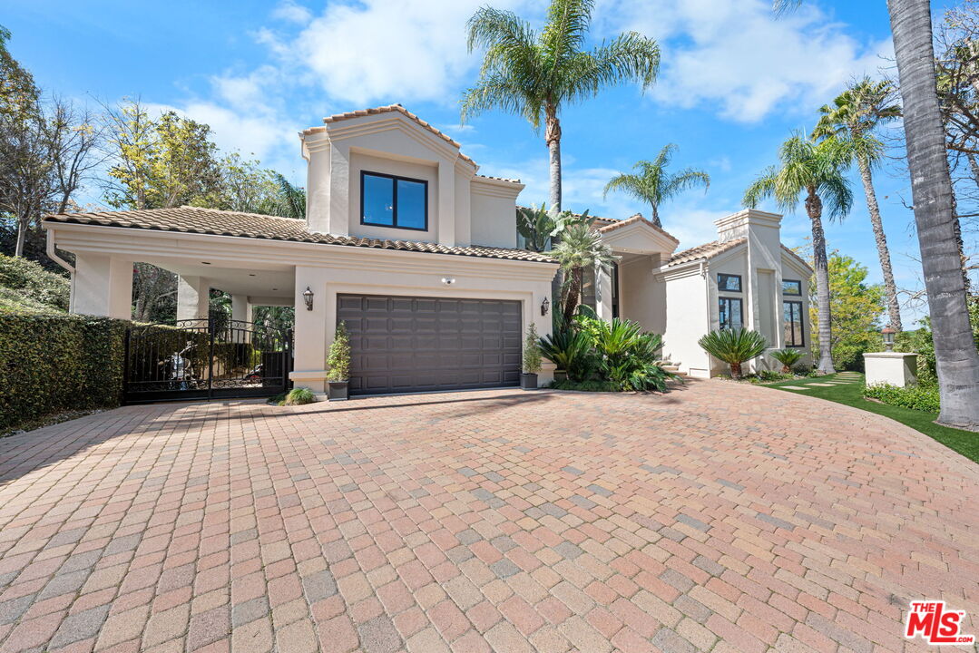 4730 Azucena Rd