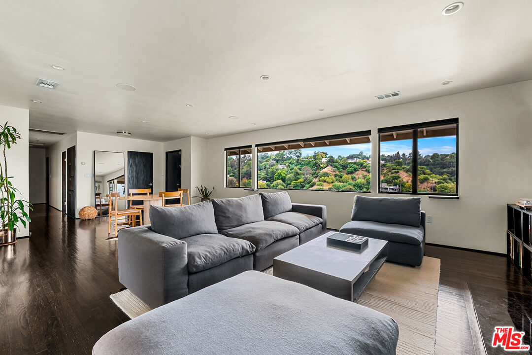 3581 Avenida Del Sol