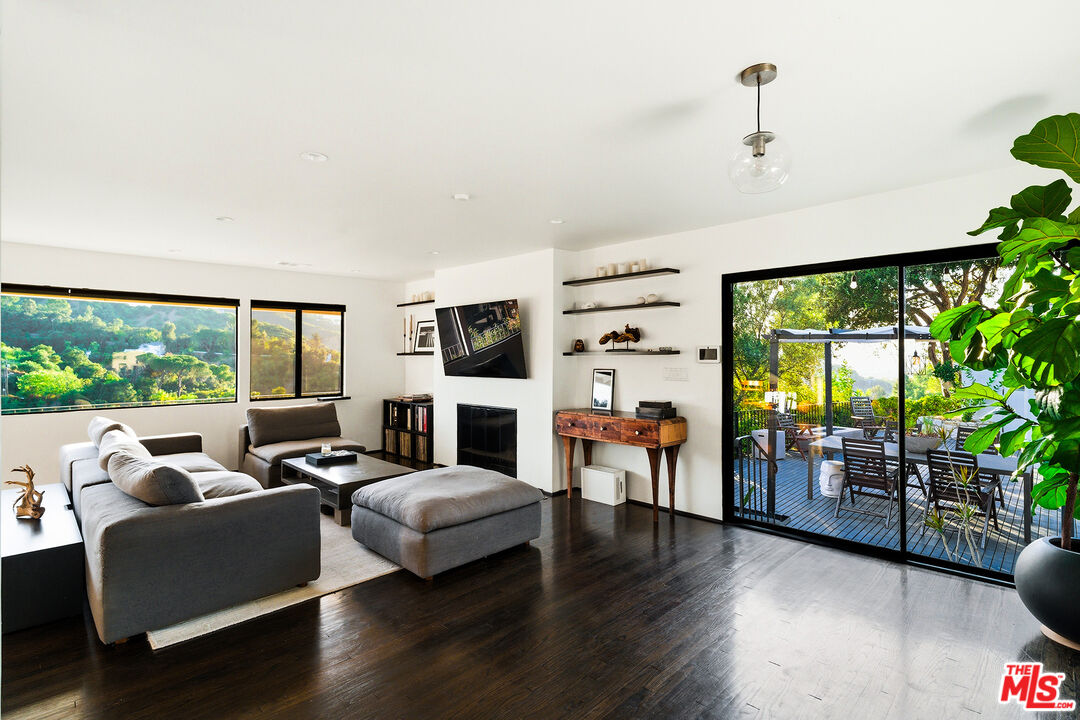 3581 Avenida Del Sol