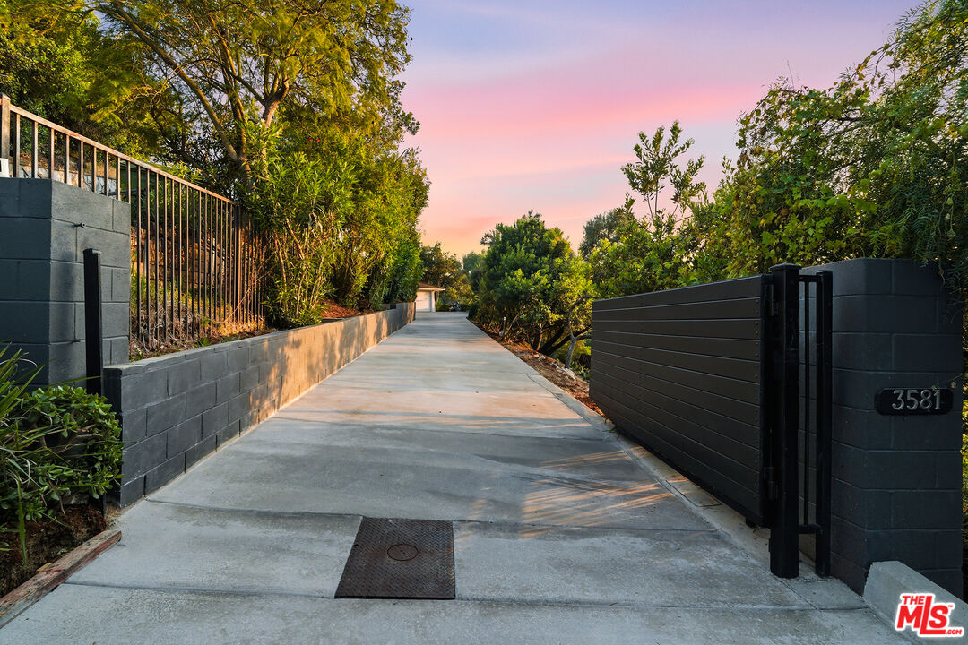 3581 Avenida Del Sol
