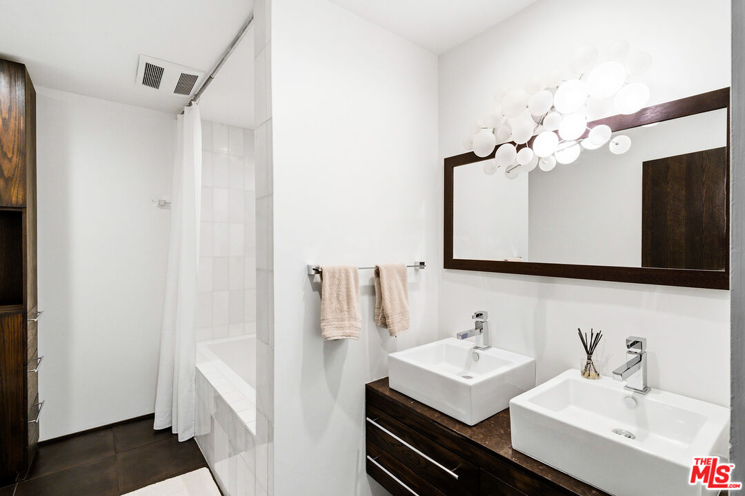 3581 Avenida Del Sol