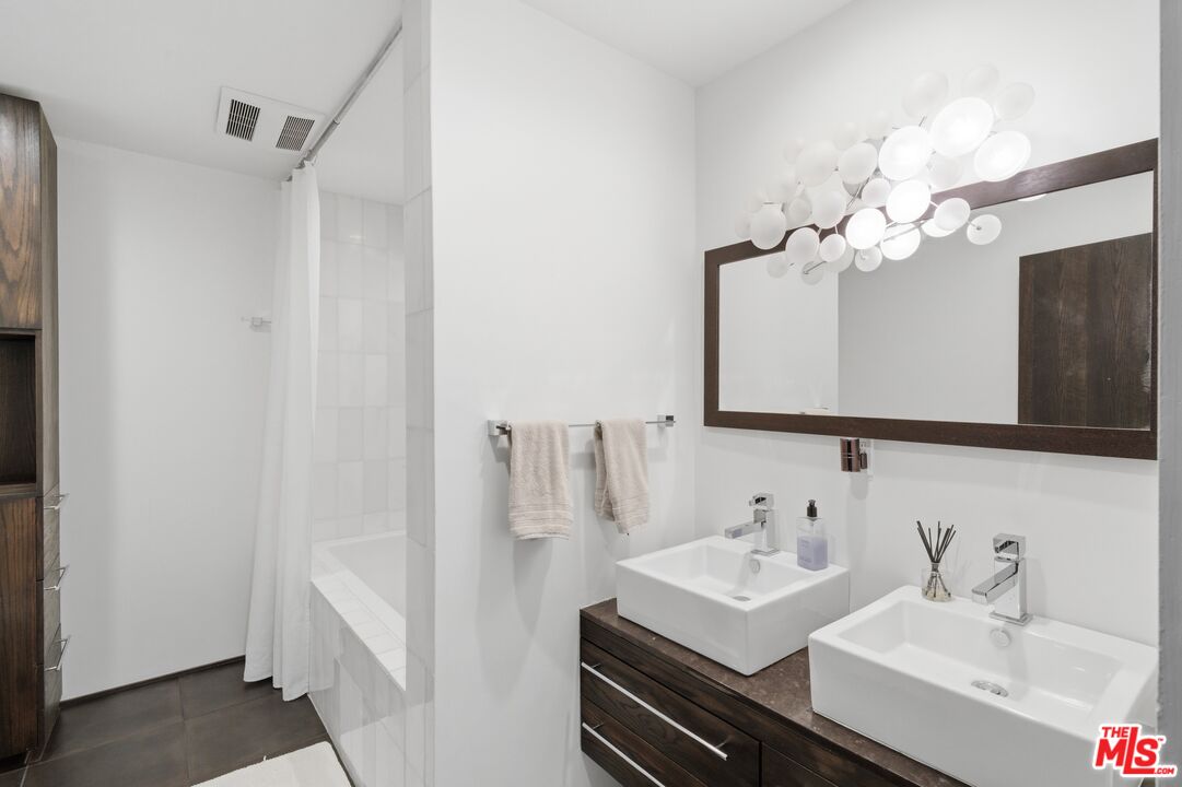 3581 Avenida Del Sol