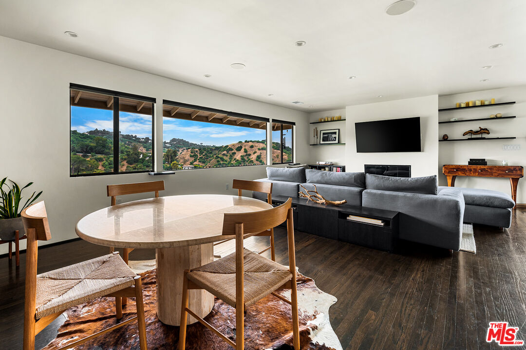 3581 Avenida Del Sol