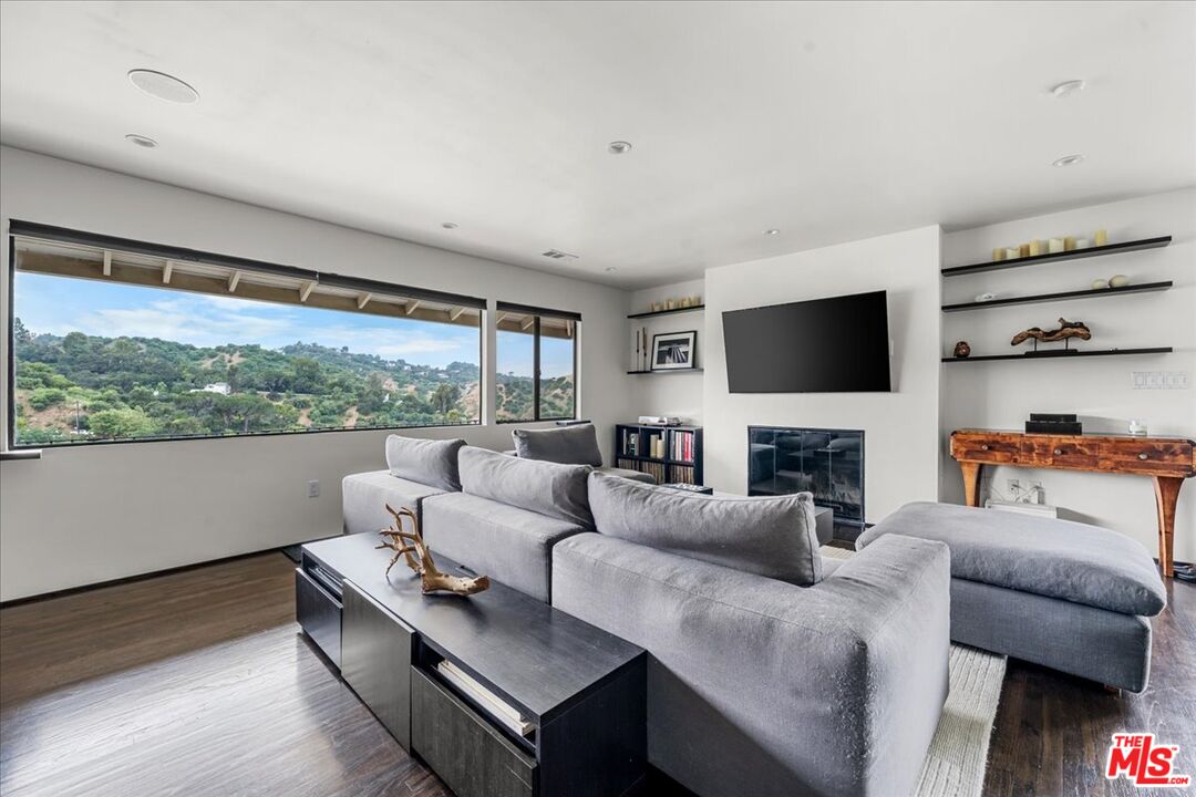 3581 Avenida Del Sol