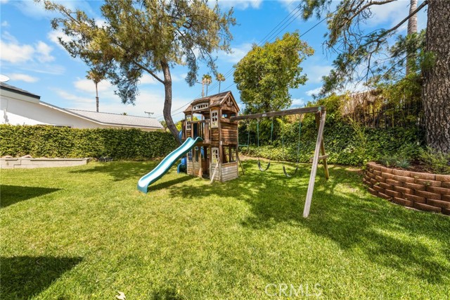 26111 Hatmor