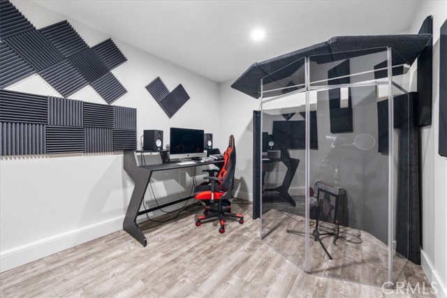 26111 Hatmor