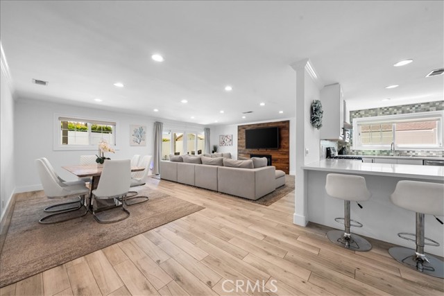 26111 Hatmor