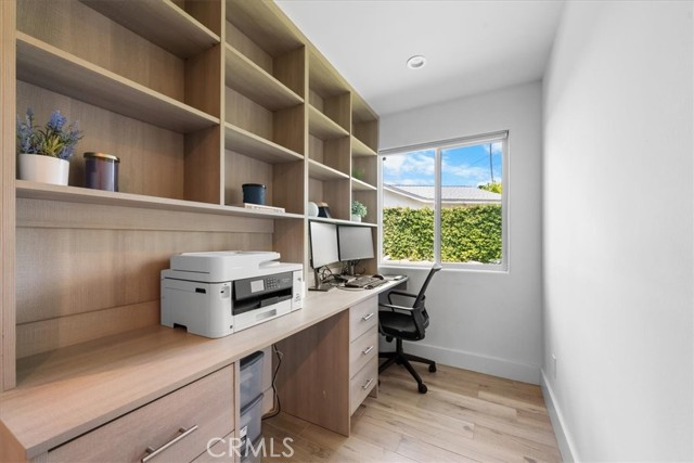 26111 Hatmor