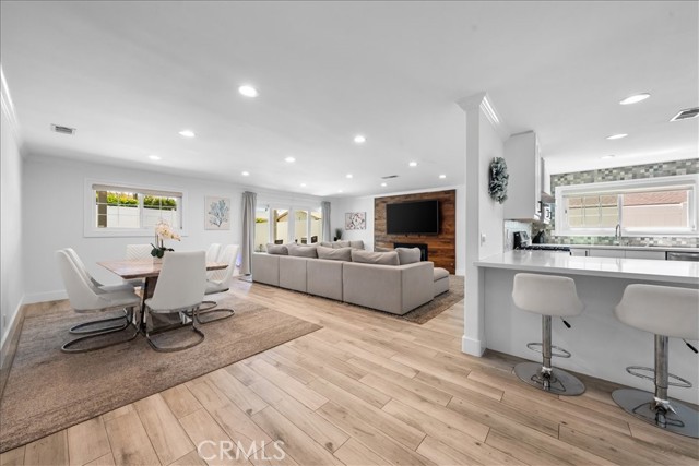 26111 Hatmor