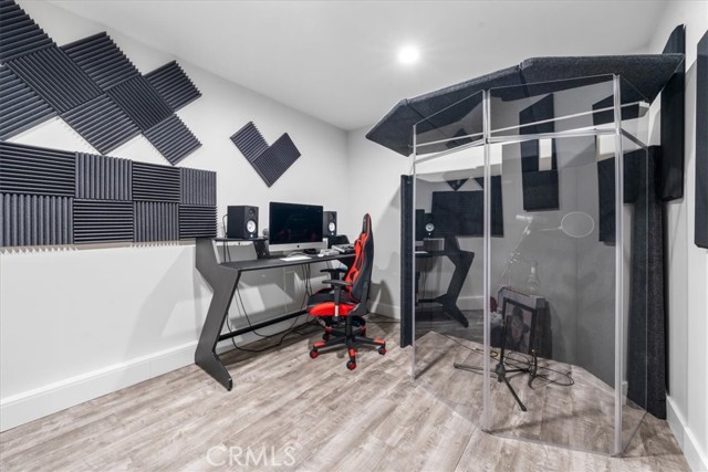 26111 Hatmor