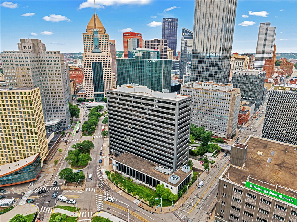 300 Liberty Avenue 1518