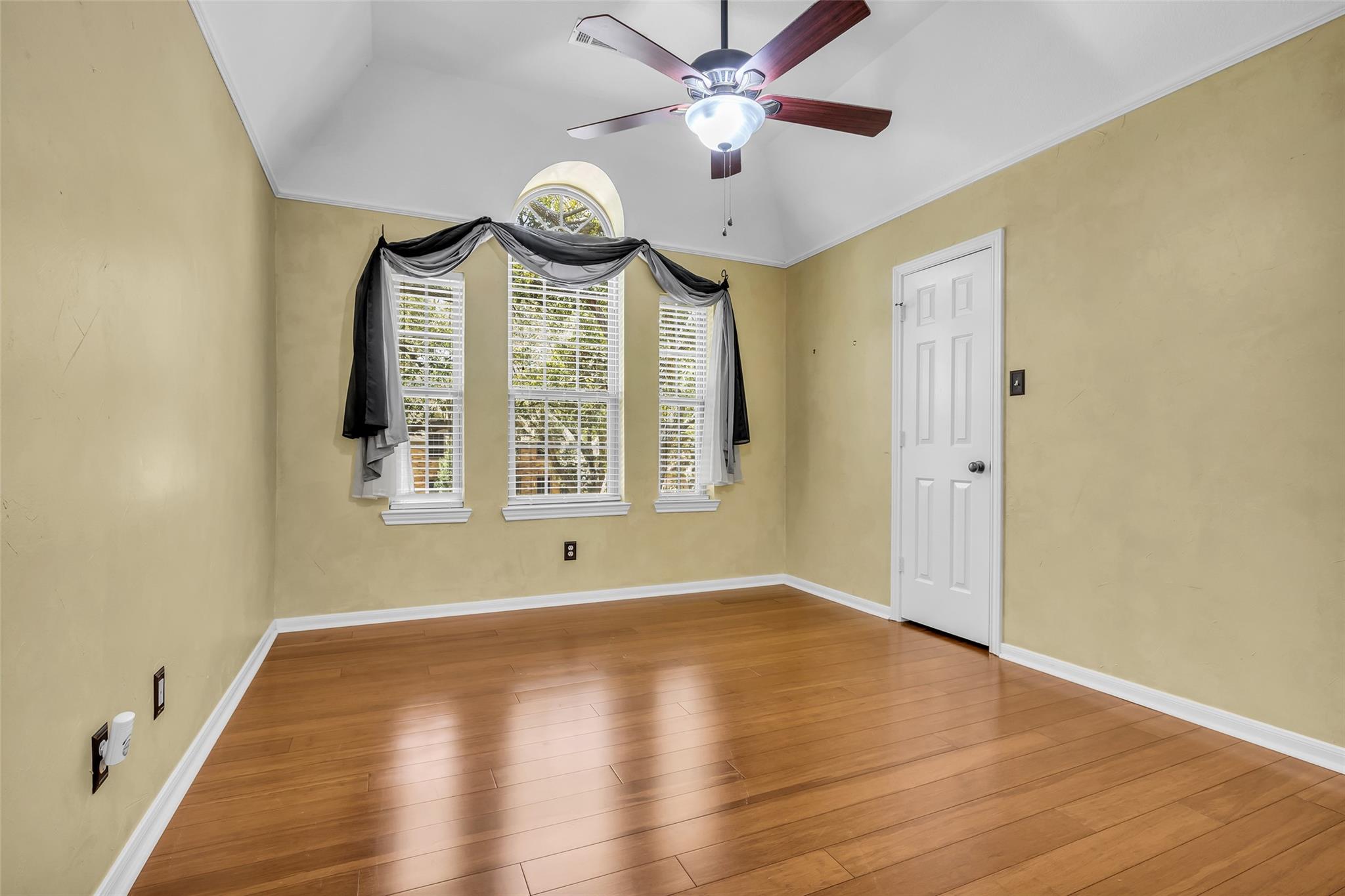 5010 Tarnbrook Drive