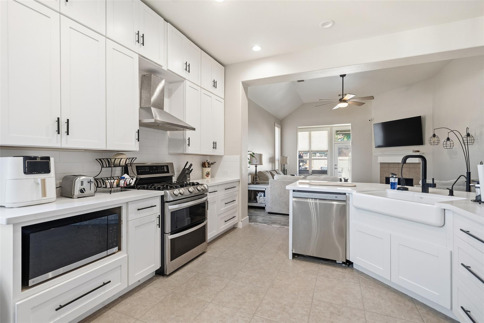 8111 Little Scarlet Street