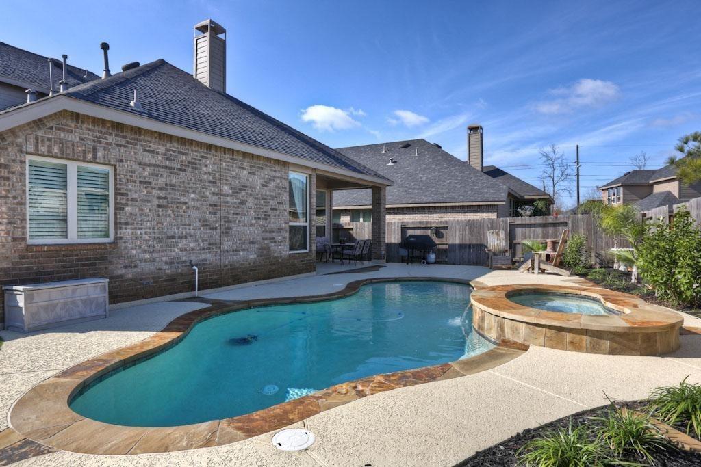 8111 Little Scarlet Street