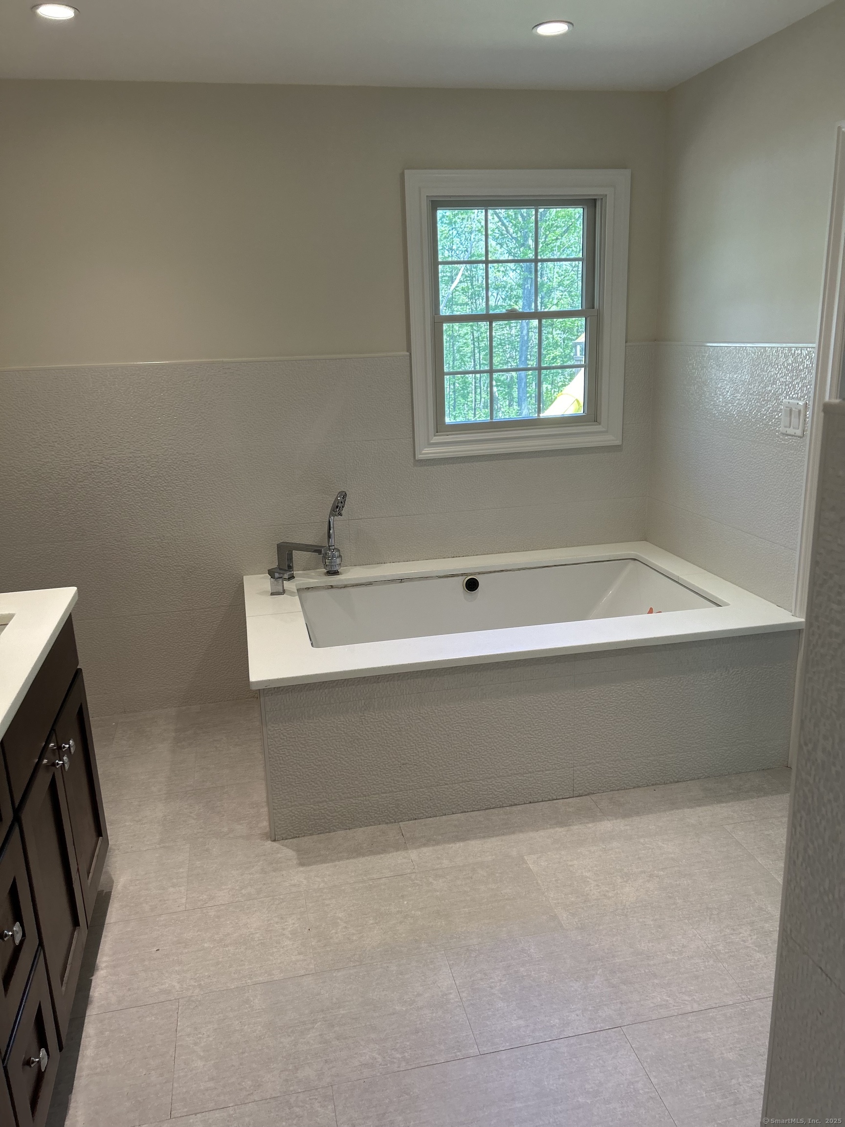 16 Topcrest Lane