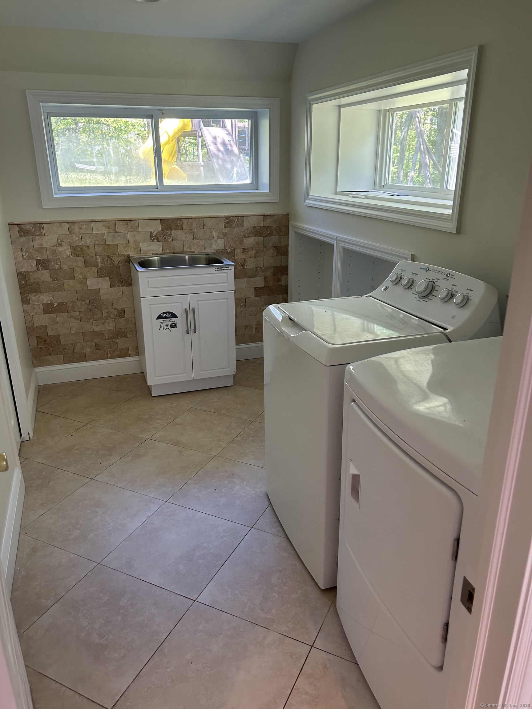 16 Topcrest Lane