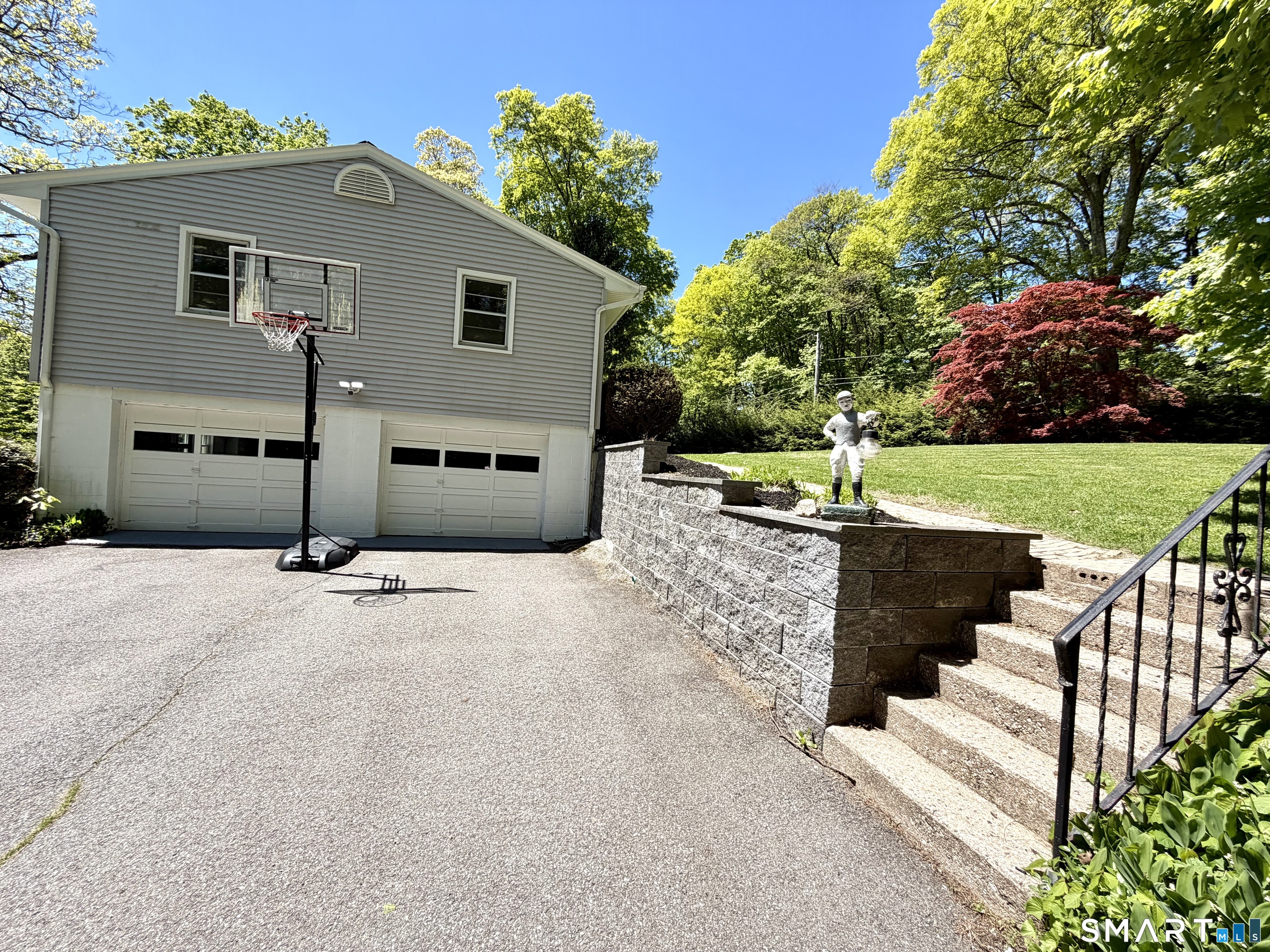 137 Florida Hill Road
