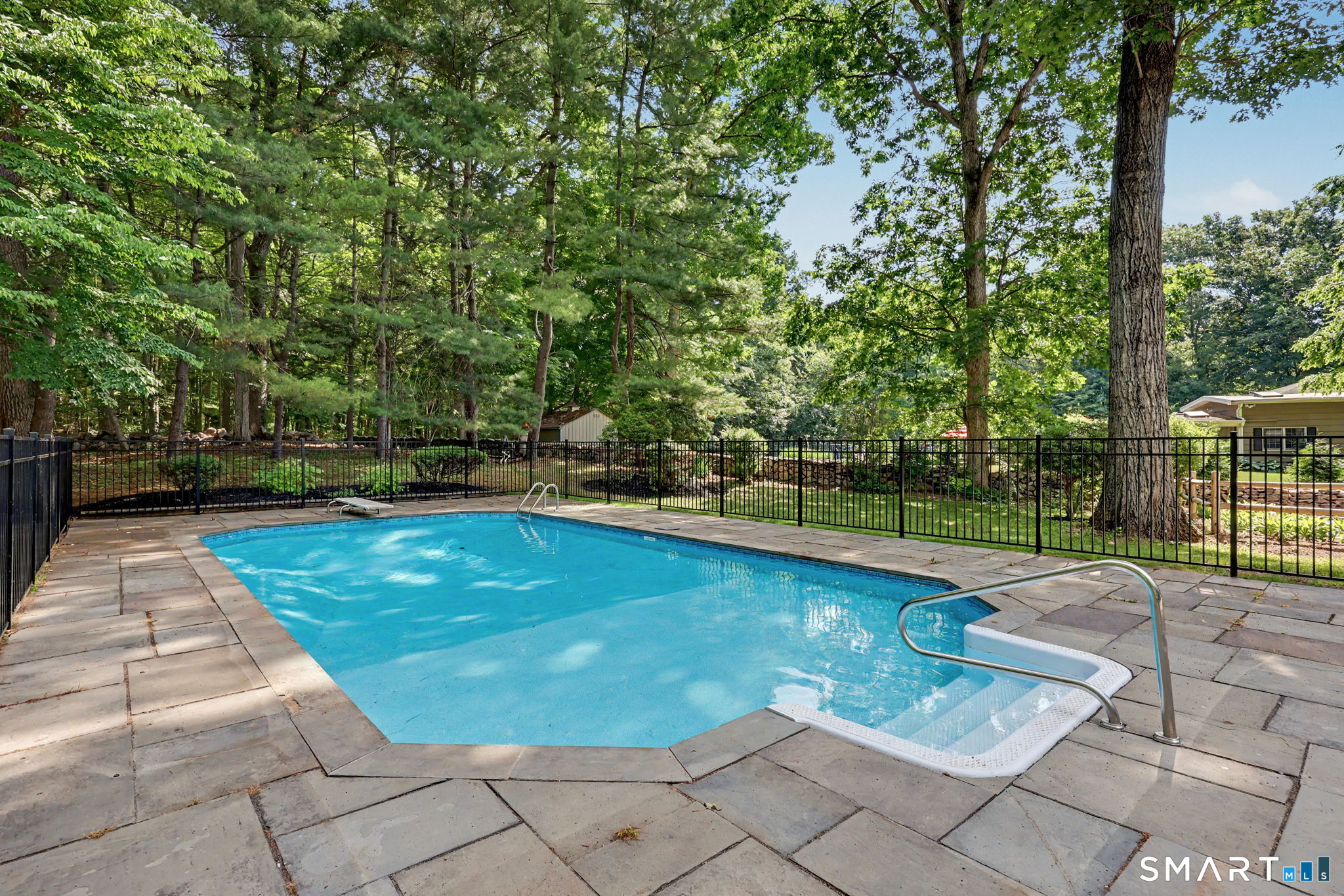 8 Live Oak Road