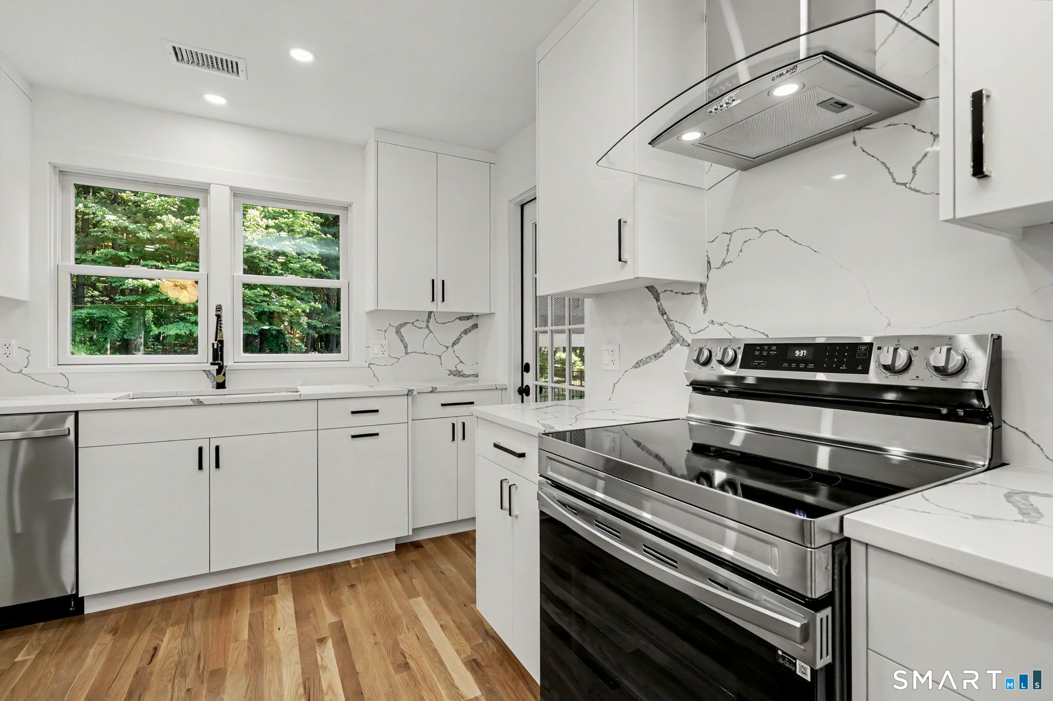 8 Live Oak Road