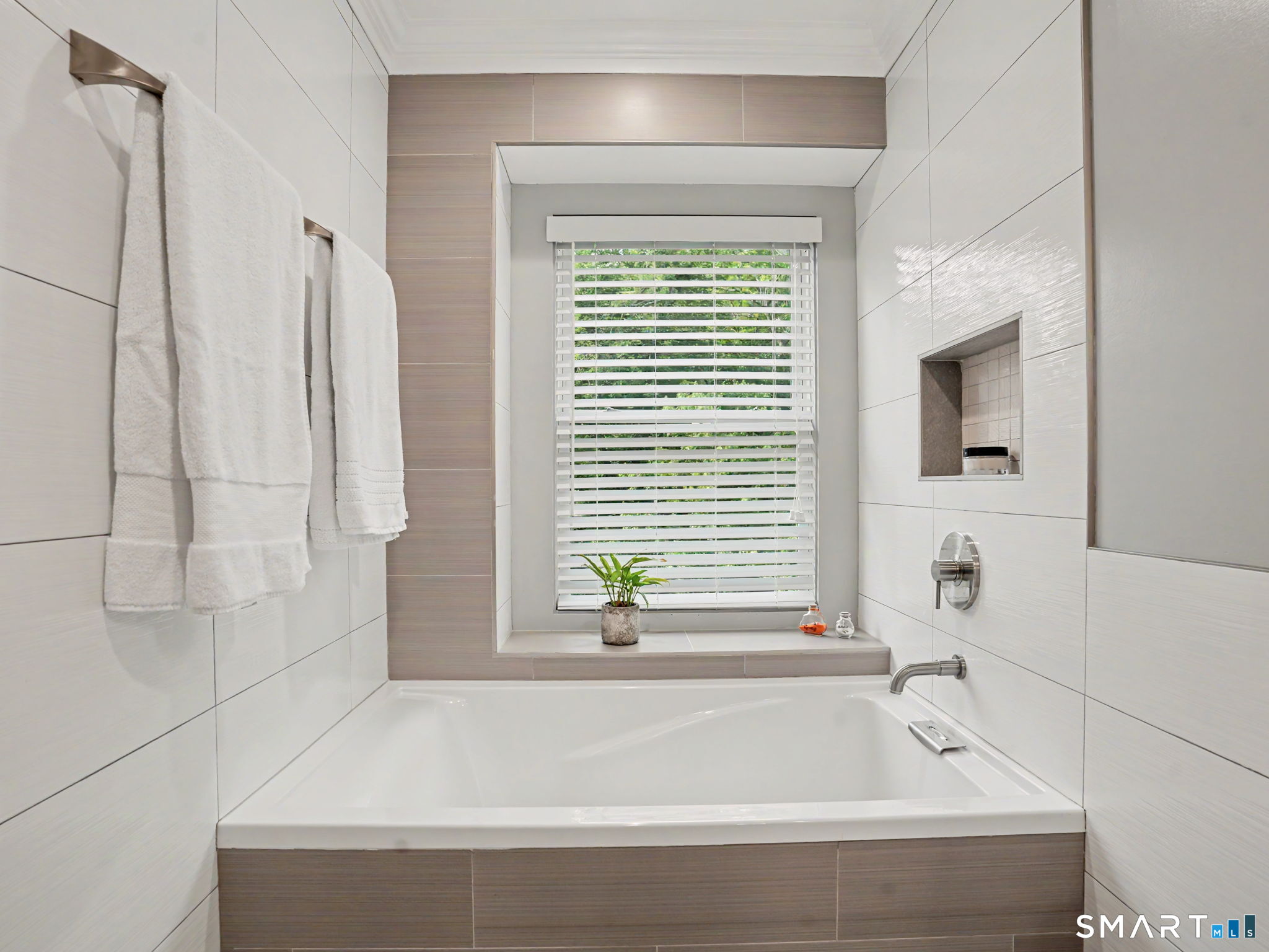 4 Fawn Ridge Lane Unit: 4
