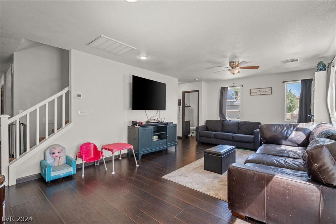 8253 New Leaf Avenue