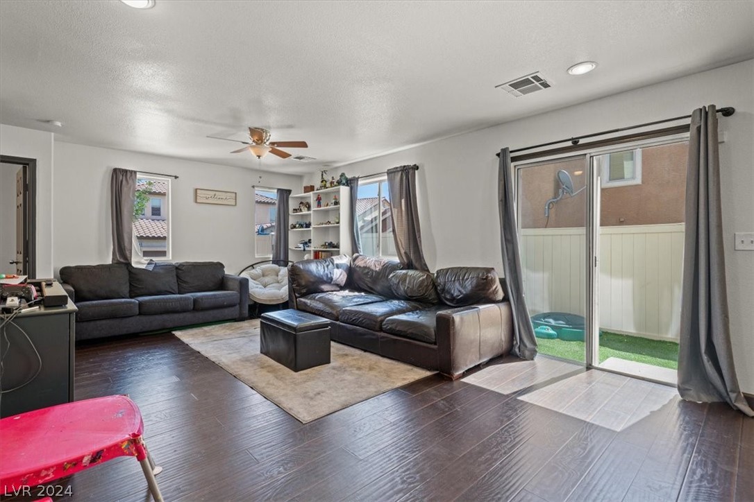 8253 New Leaf Avenue