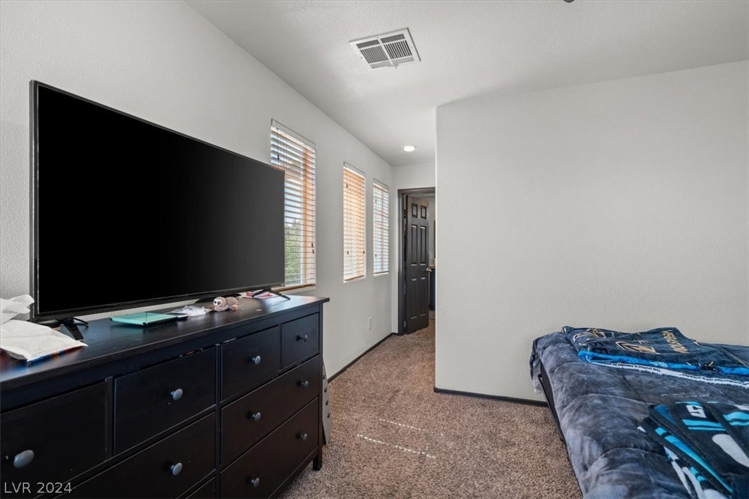 8253 New Leaf Avenue