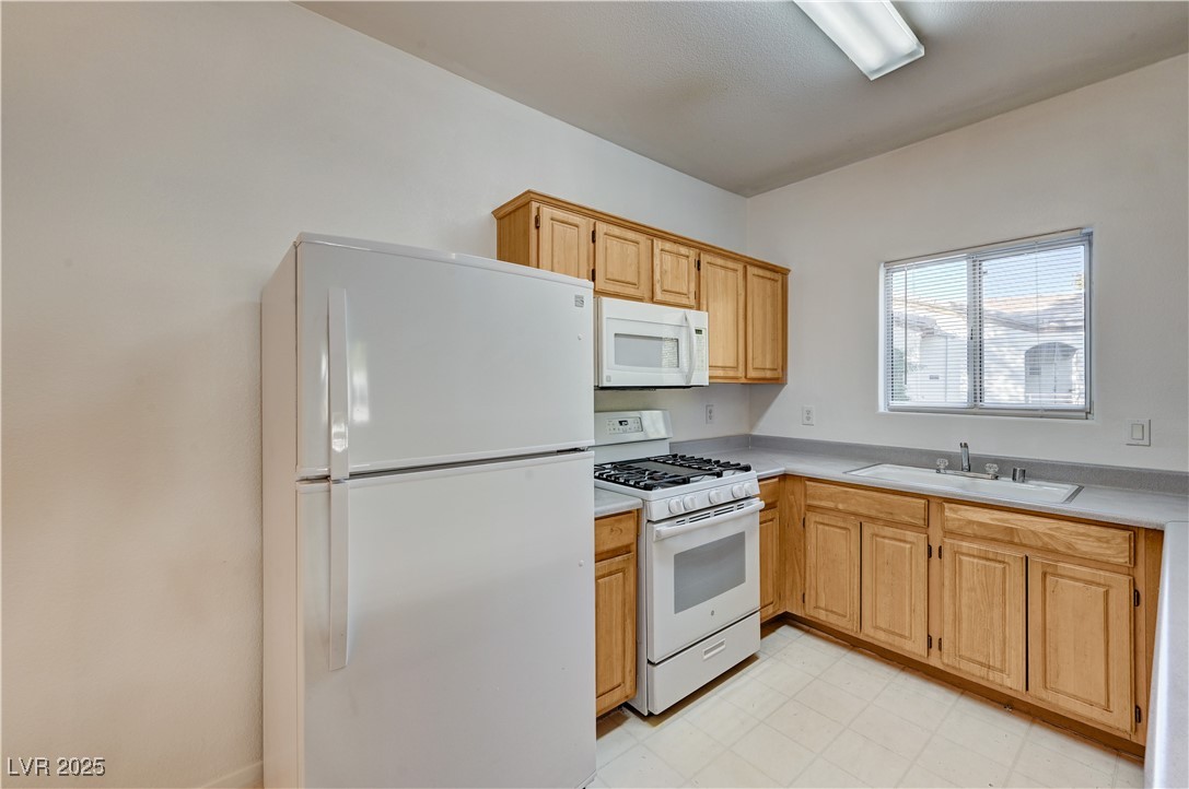 5655 East Sahara Avenue 2046