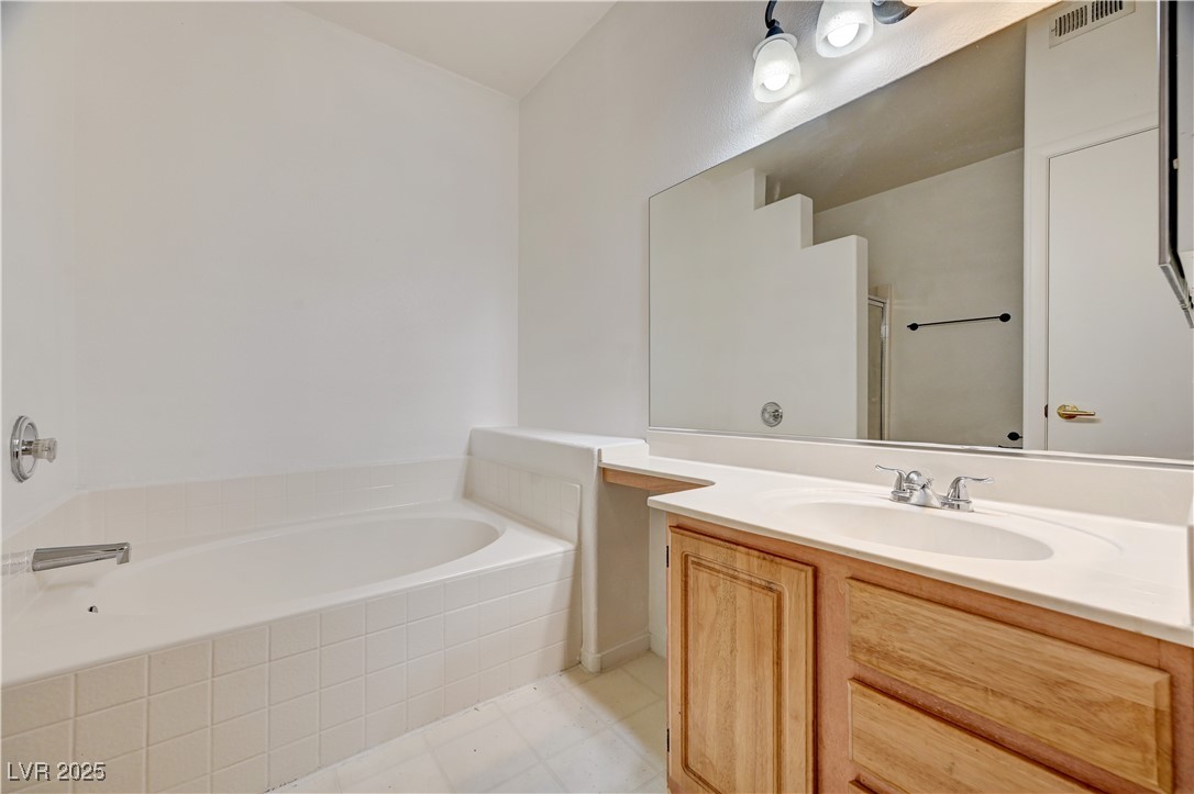 5655 East Sahara Avenue 2046