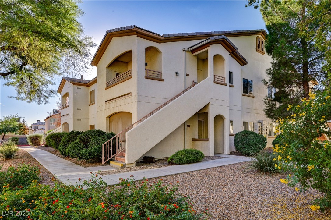 5655 East Sahara Avenue 2046