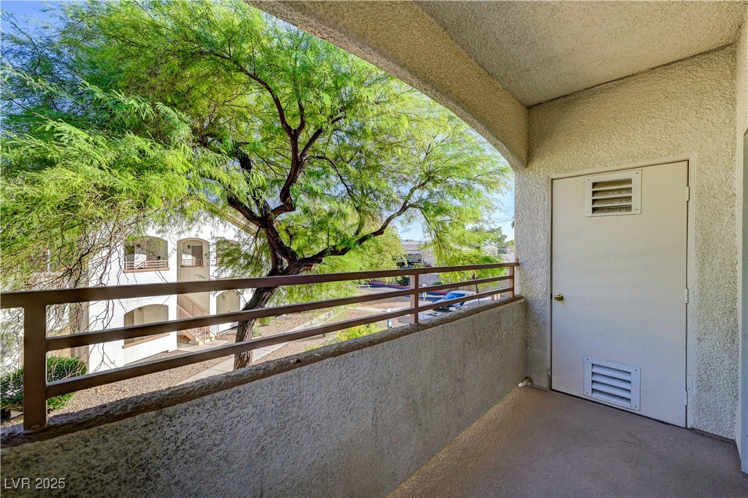 5655 East Sahara Avenue 2046