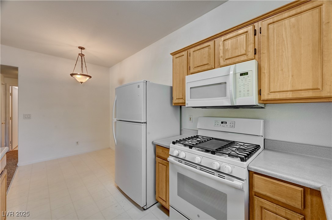 5655 East Sahara Avenue 2046