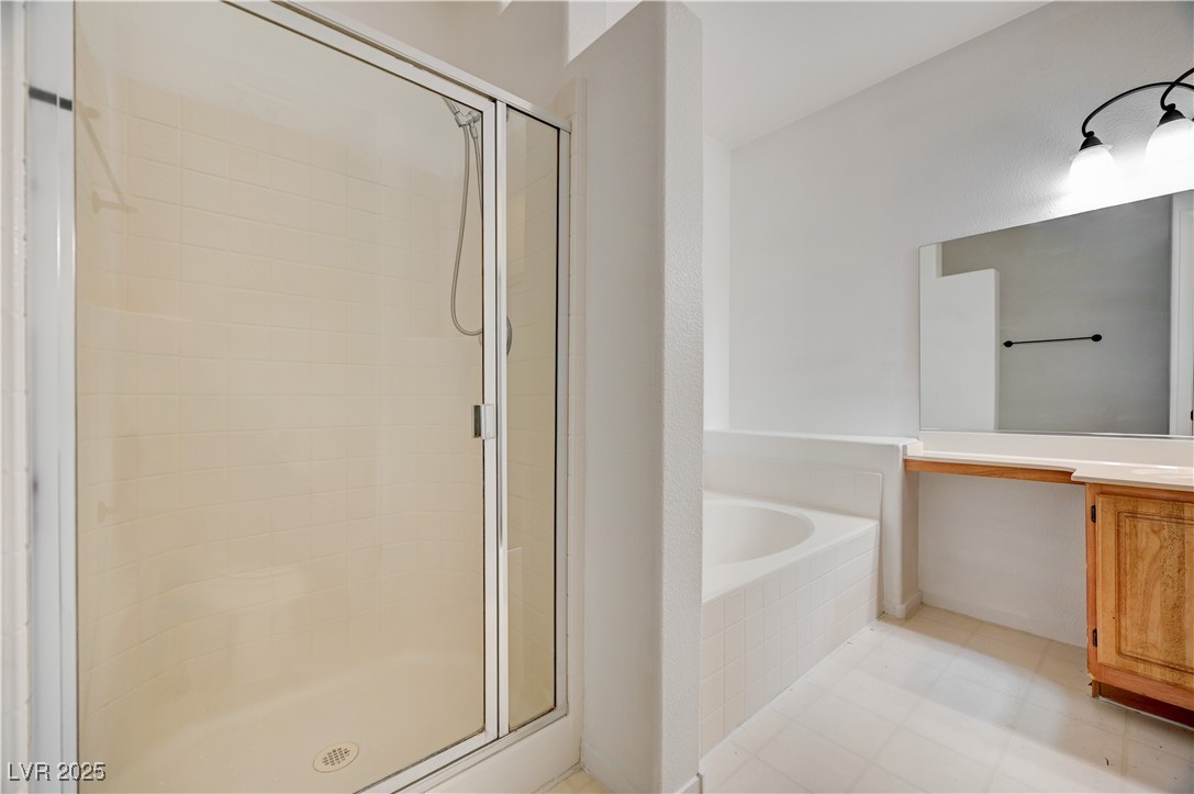 5655 East Sahara Avenue 2046