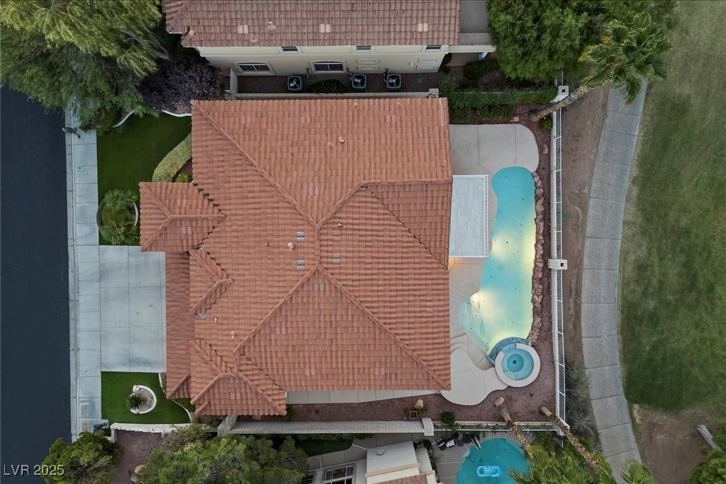 1906 Grey Eagle Street