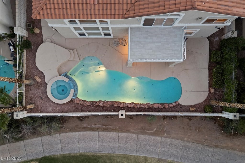 1906 Grey Eagle Street