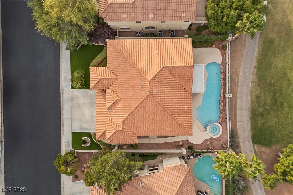 1906 Grey Eagle Street