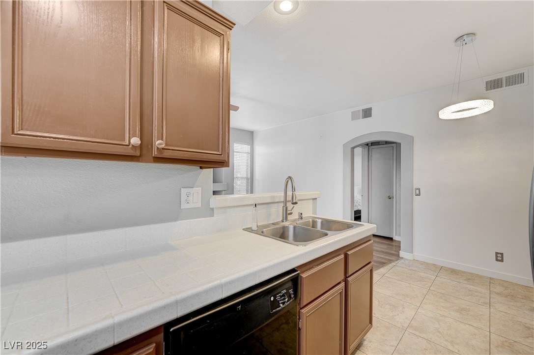 2201 Ramsgate Drive 911