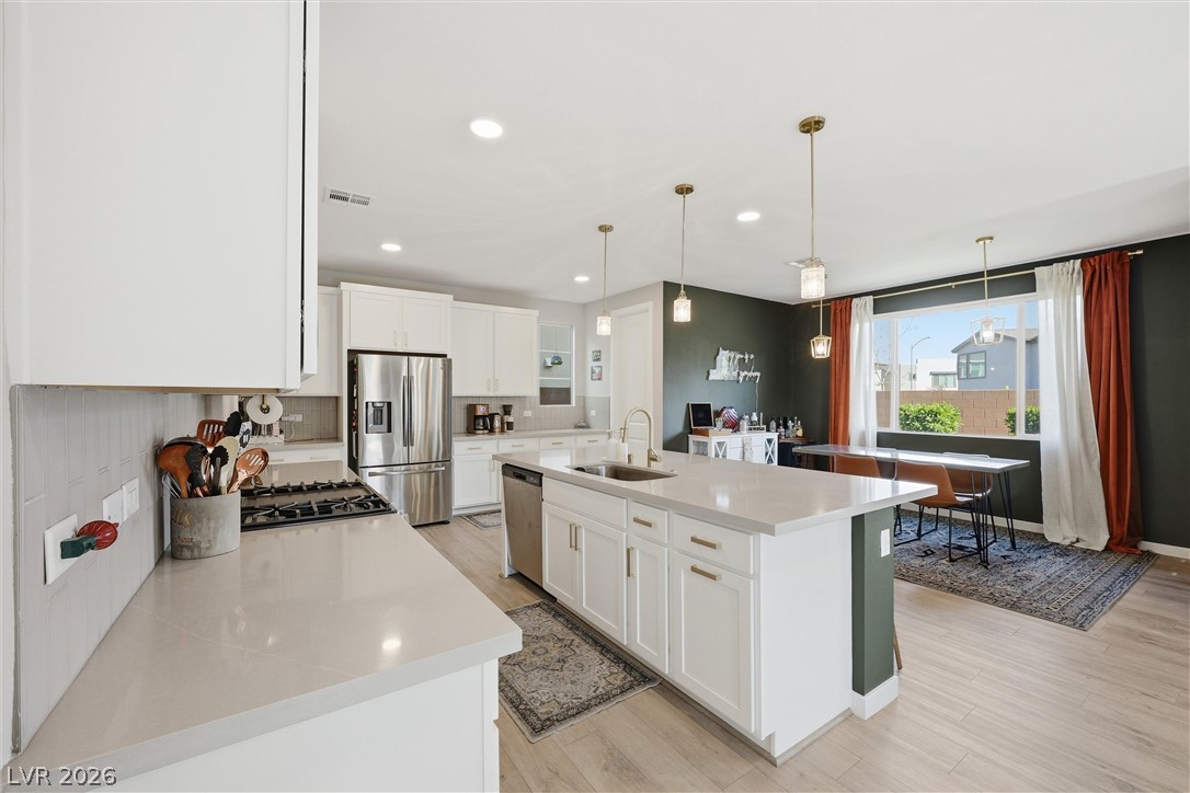 6922 Desert Finch Street