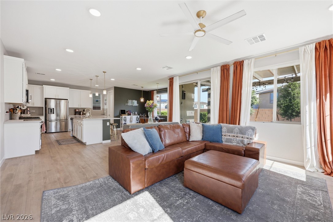 6922 Desert Finch Street