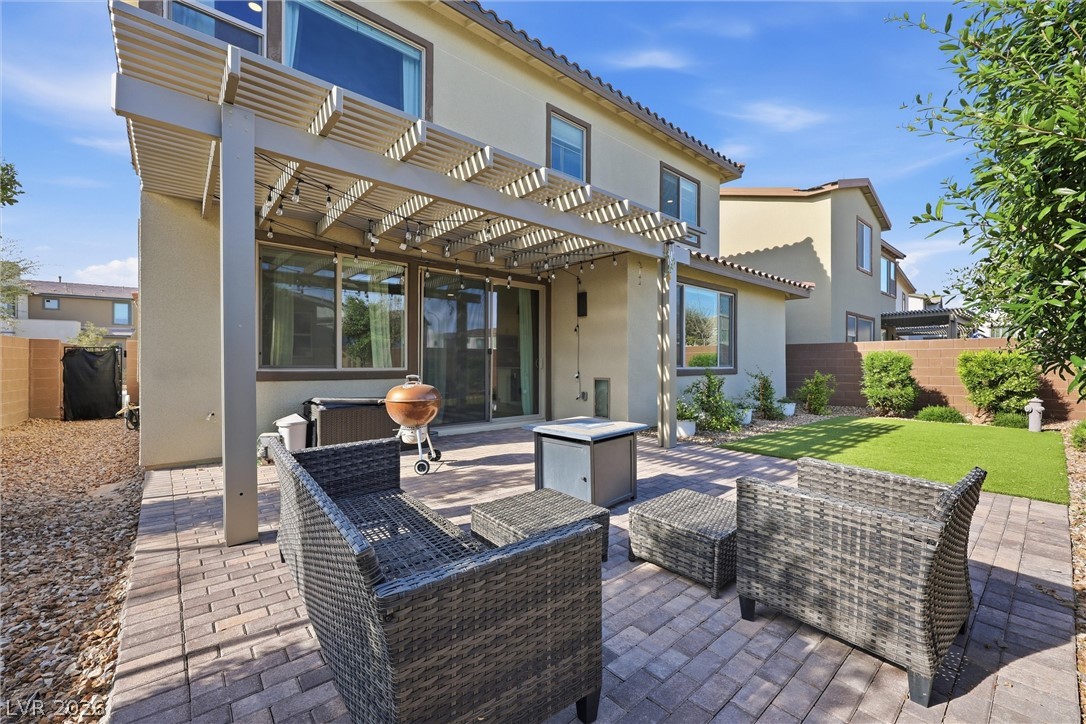 6922 Desert Finch Street