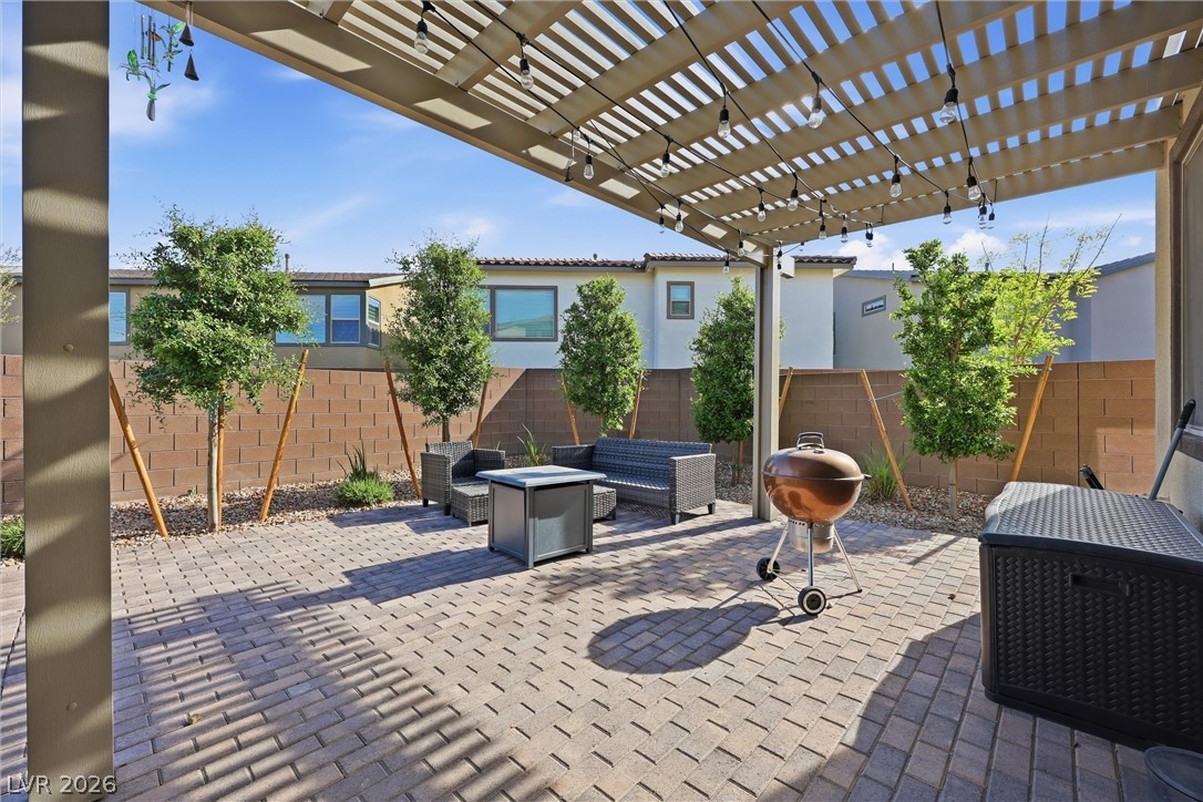 6922 Desert Finch Street