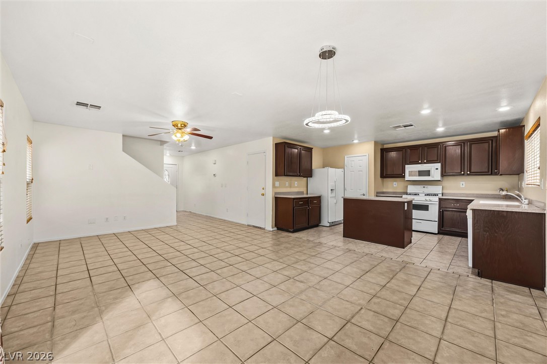 1194 Golden Apple Street