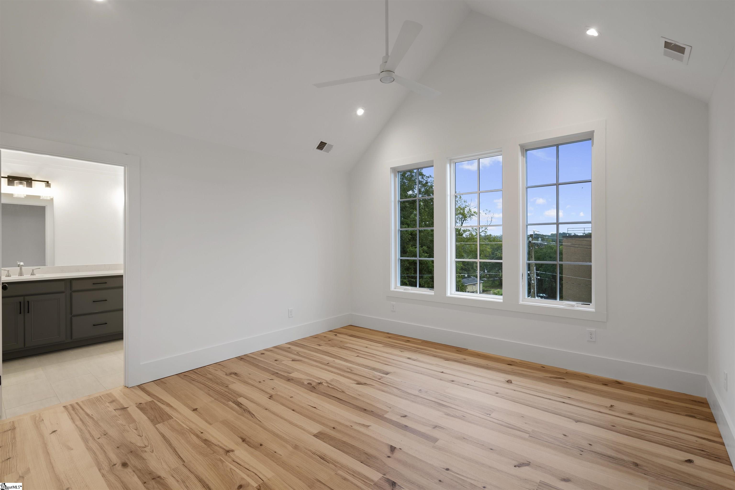 39 Thruston Street