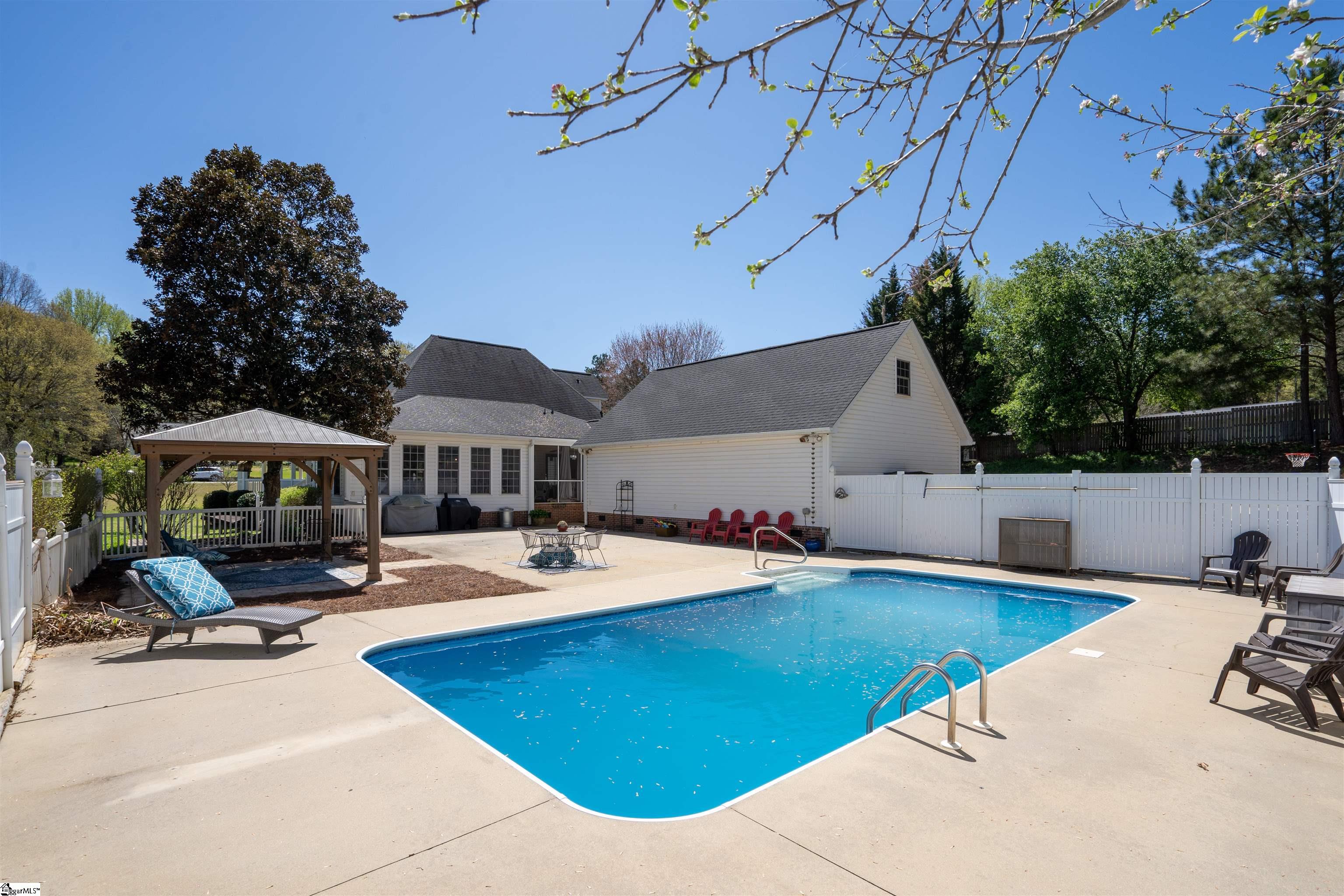 8 Nicklaus Drive