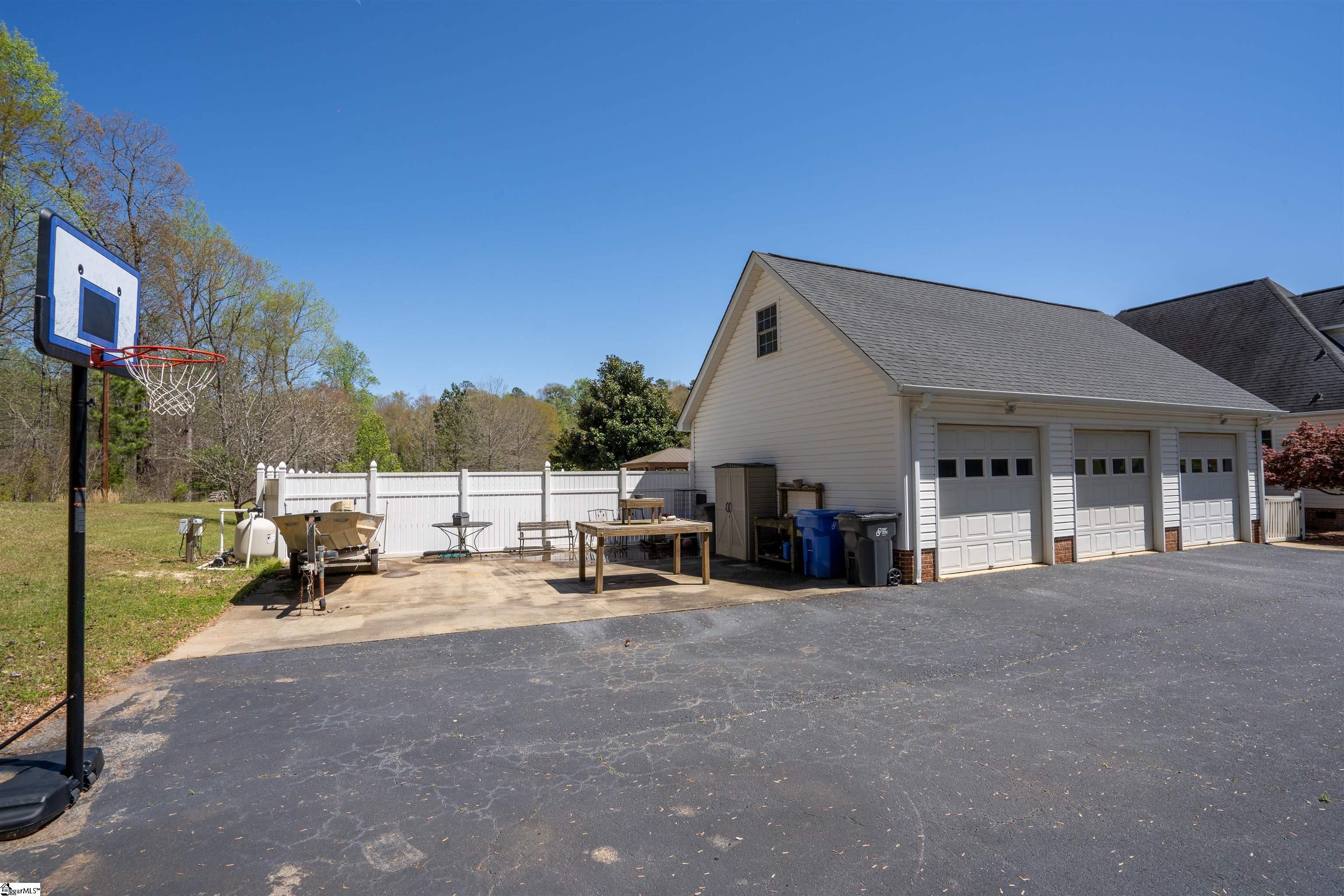 8 Nicklaus Drive