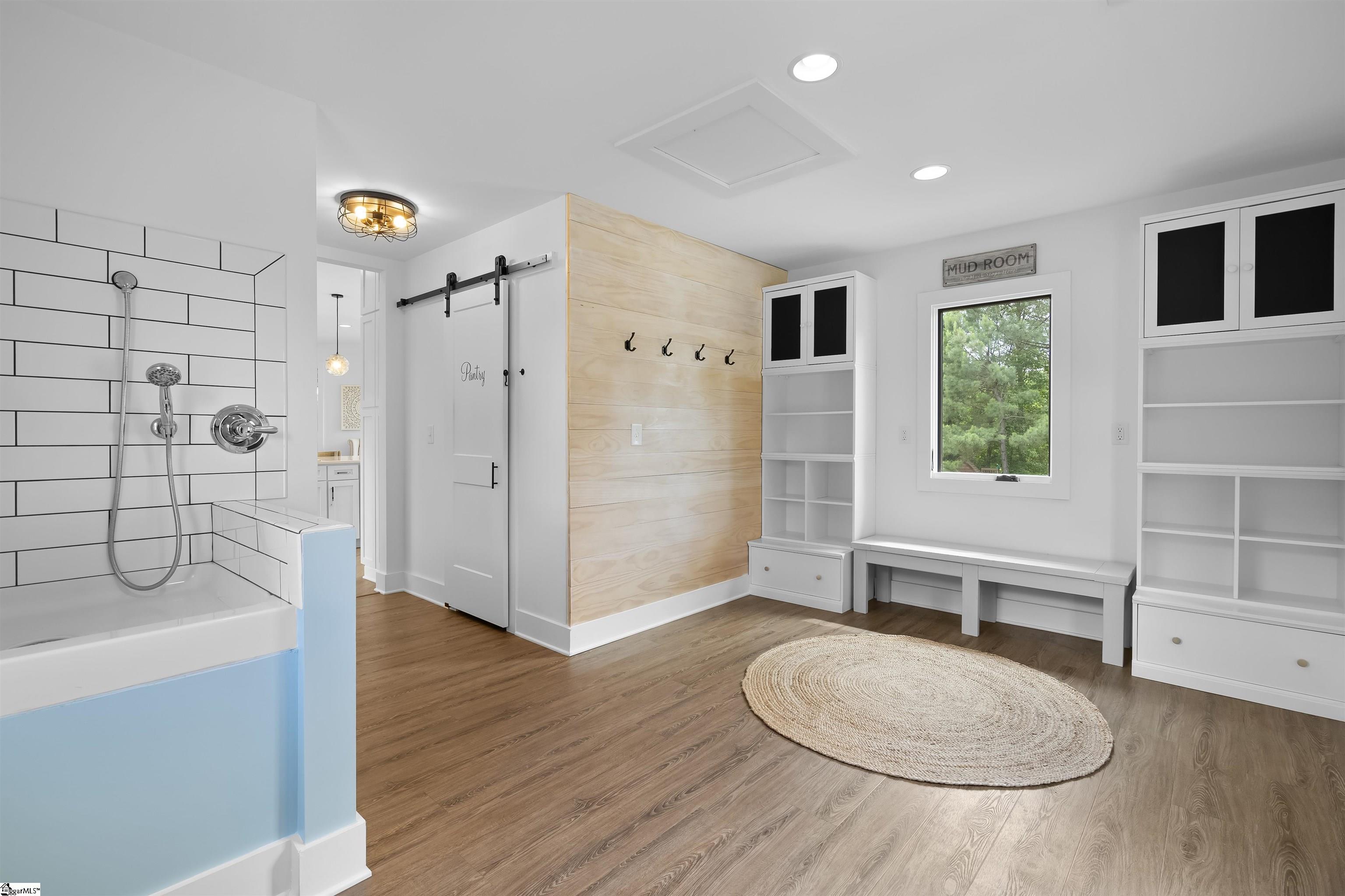 1573 Cooks Bridge Road